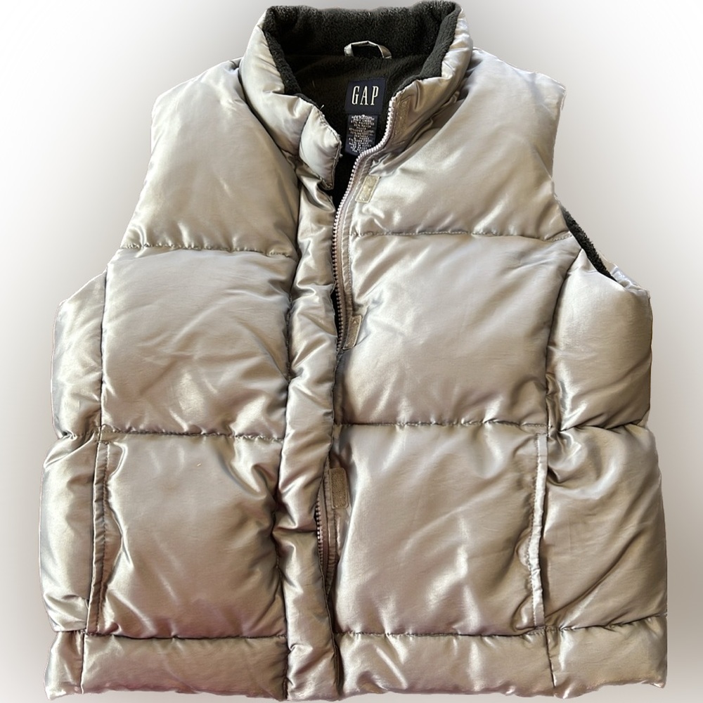 Gap vests size small